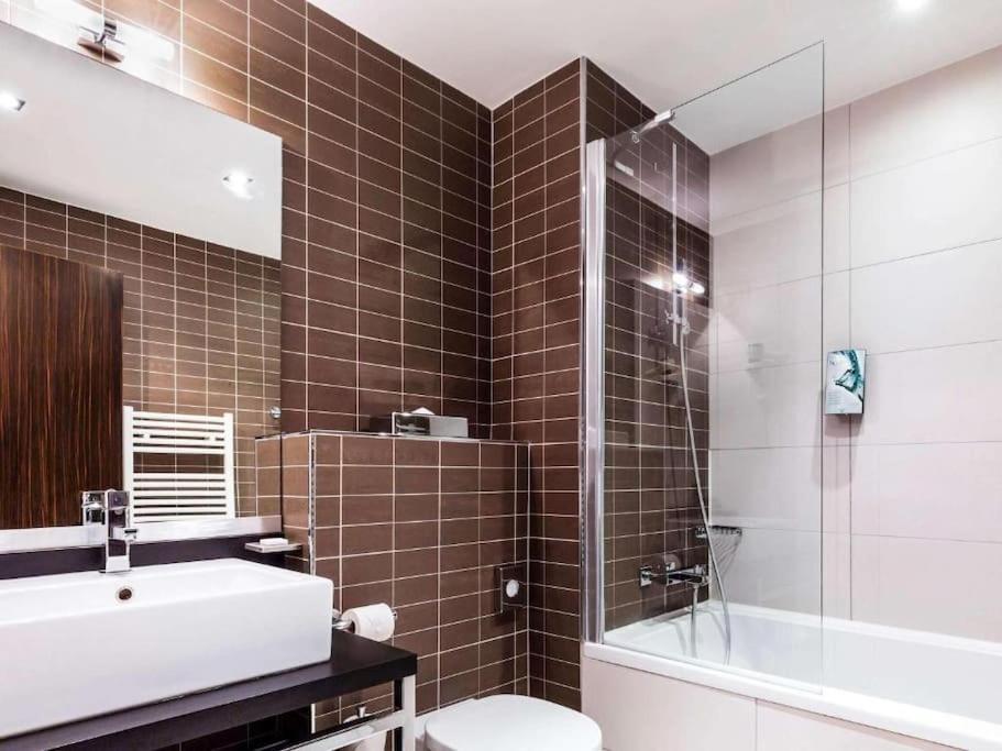 Disneyland Deluxe Flat, Outside Pool, Climatisation, 1 Min To Disney Parks Serris Exterior photo