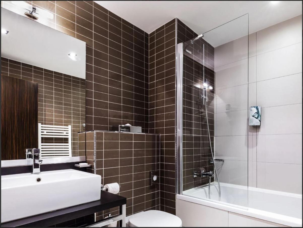 Disneyland Deluxe Flat, Outside Pool, Climatisation, 1 Min To Disney Parks Serris Exterior photo